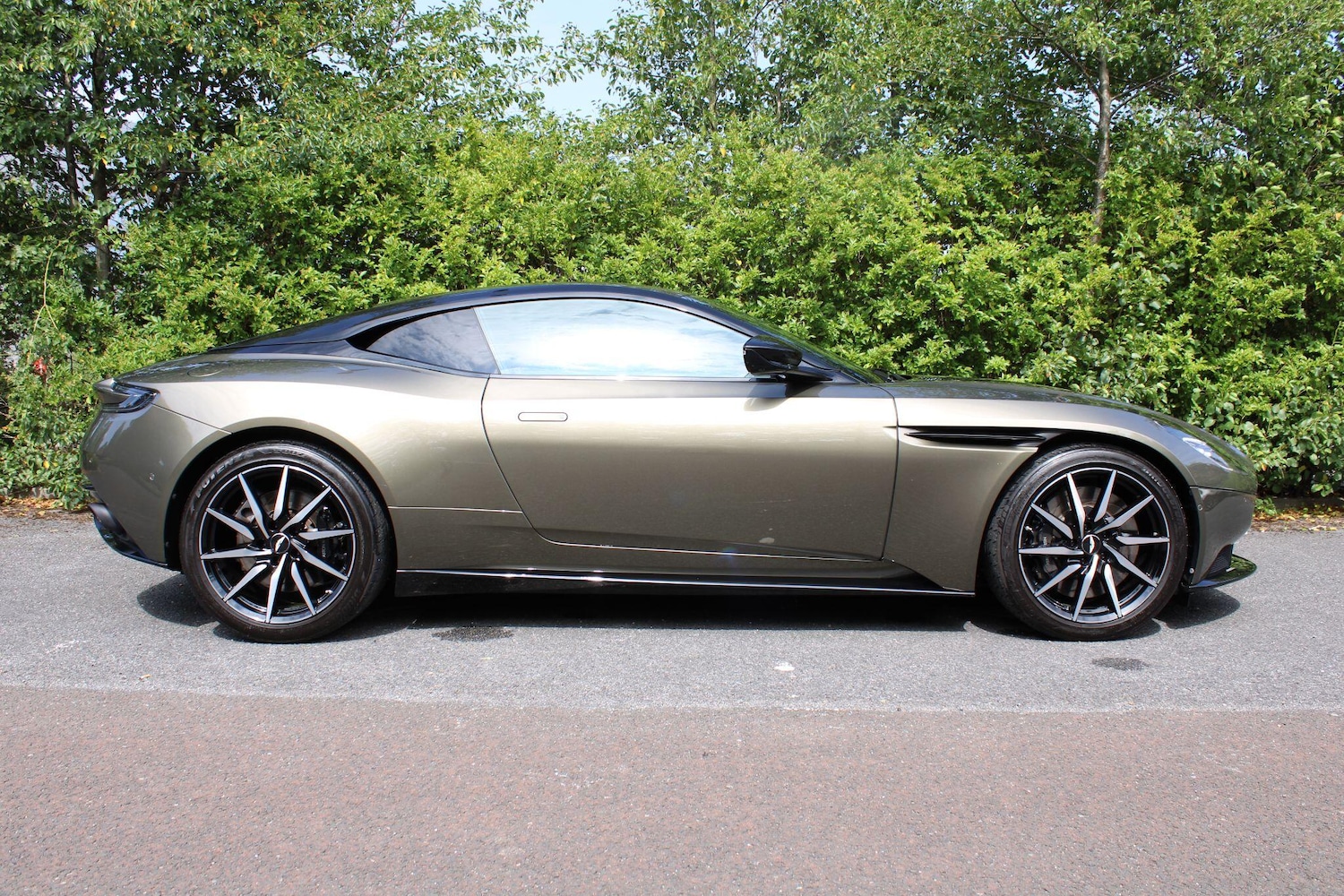 Used Aston Martin DB11 2022 for sale - 77067311: Photo 30