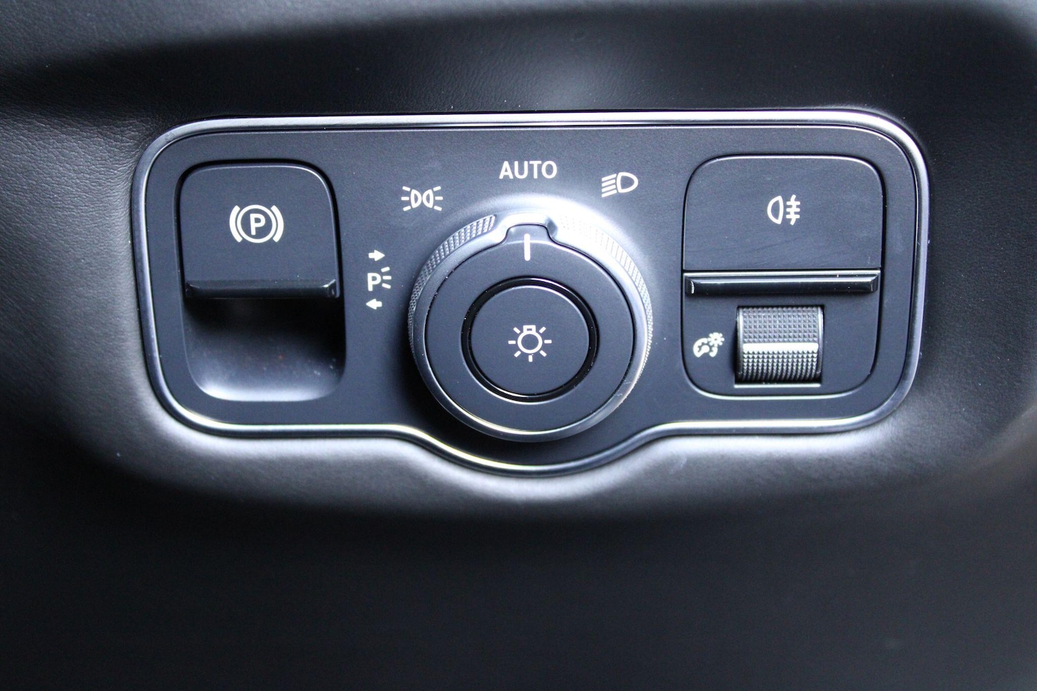 Used Aston Martin DB11 2022 for sale - 77067311: Photo 36