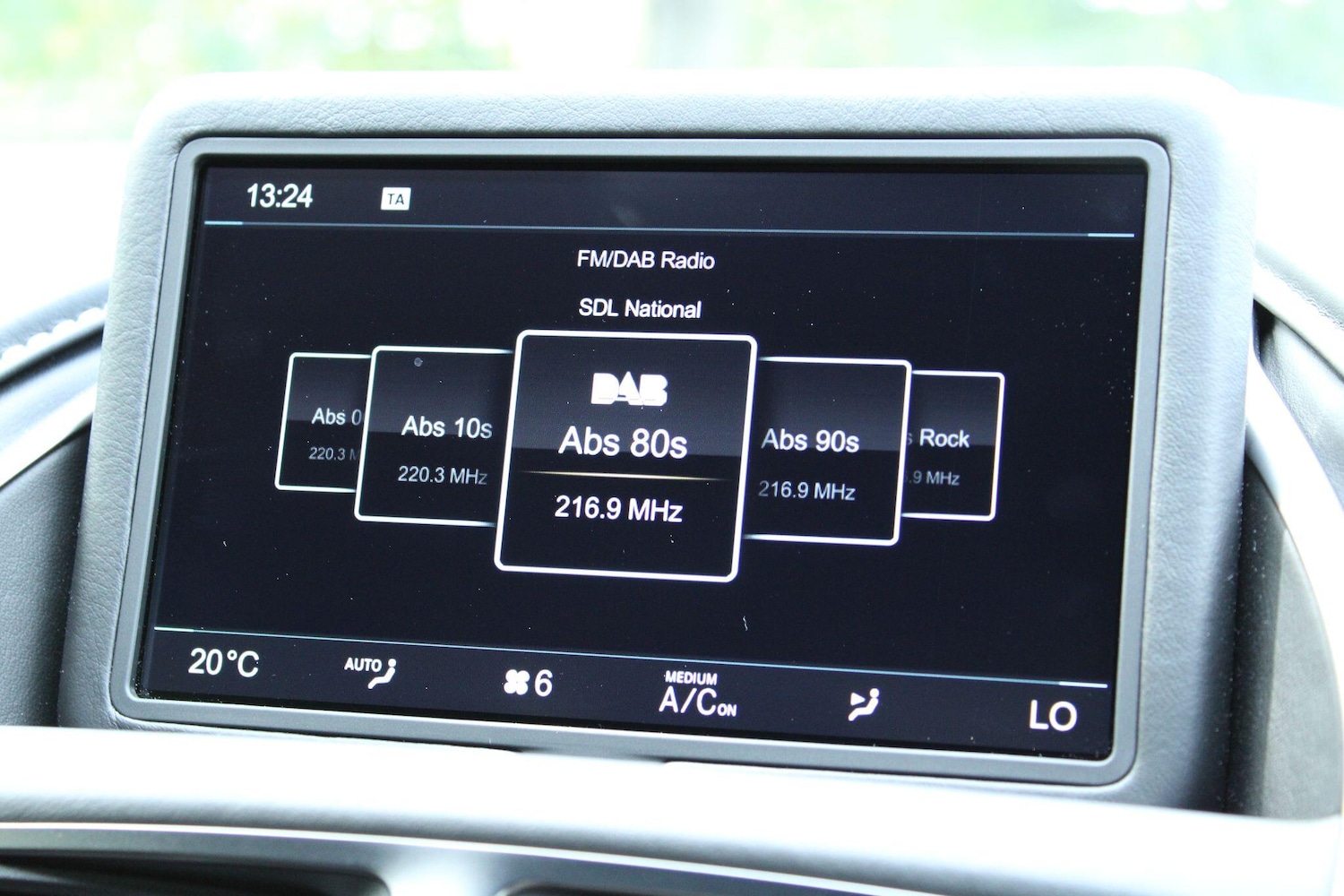 Used Aston Martin DB11 2022 for sale - 77067311: Photo 37