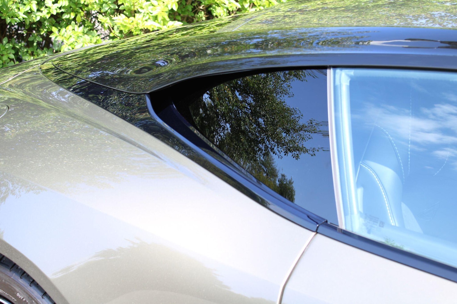 Used Aston Martin DB11 2022 for sale - 77067311: Photo 46