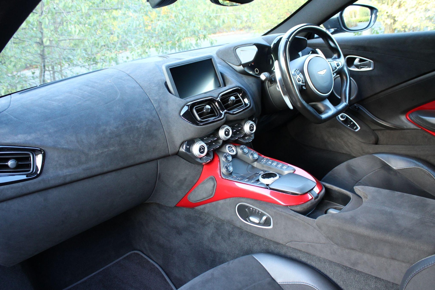 Used Aston Martin Vantage 2019 for sale - 76361064: Photo 11