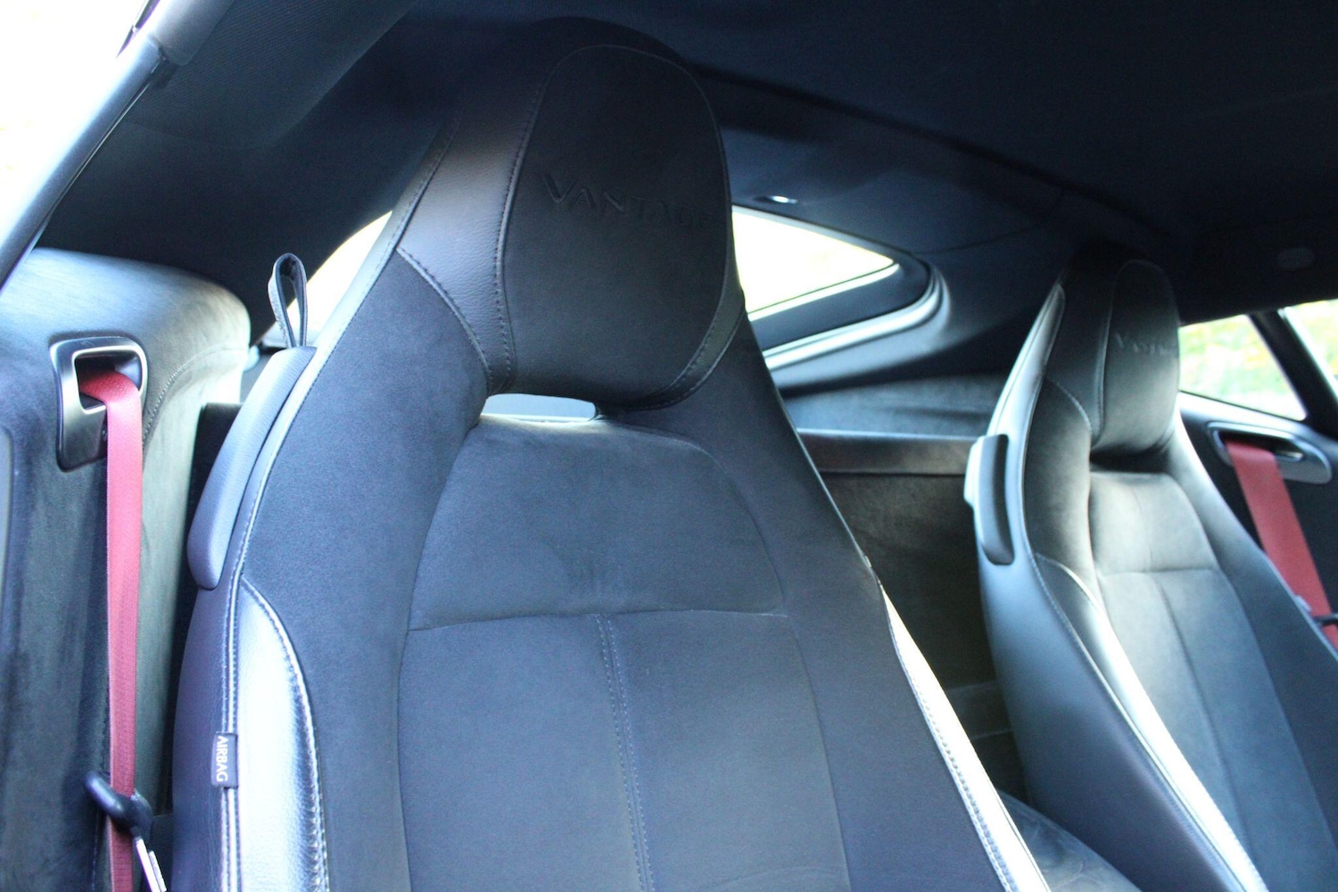 Used Aston Martin Vantage 2019 for sale - 76361064: Photo 12