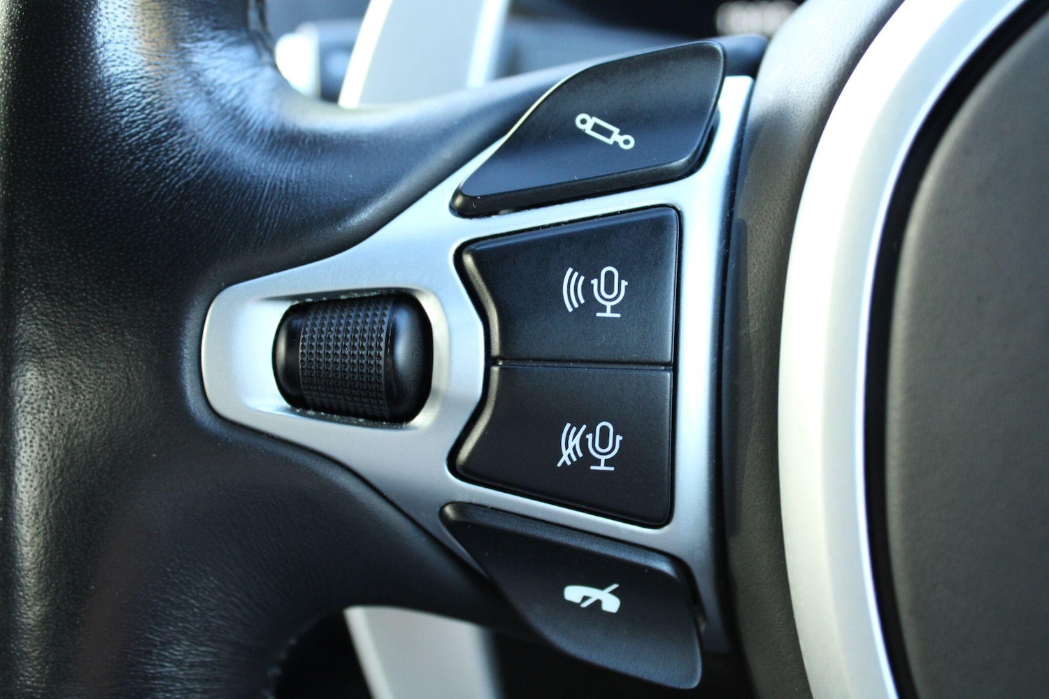 Used Aston Martin Vantage 2019 for sale - 76361064: Photo 14