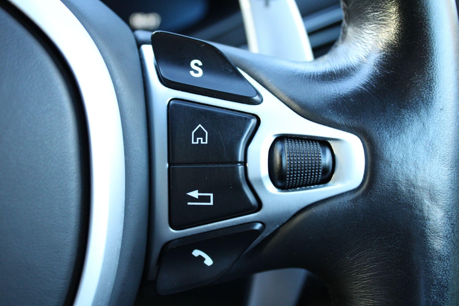 Used Aston Martin Vantage 2019 for sale - 76361064: Photo 15