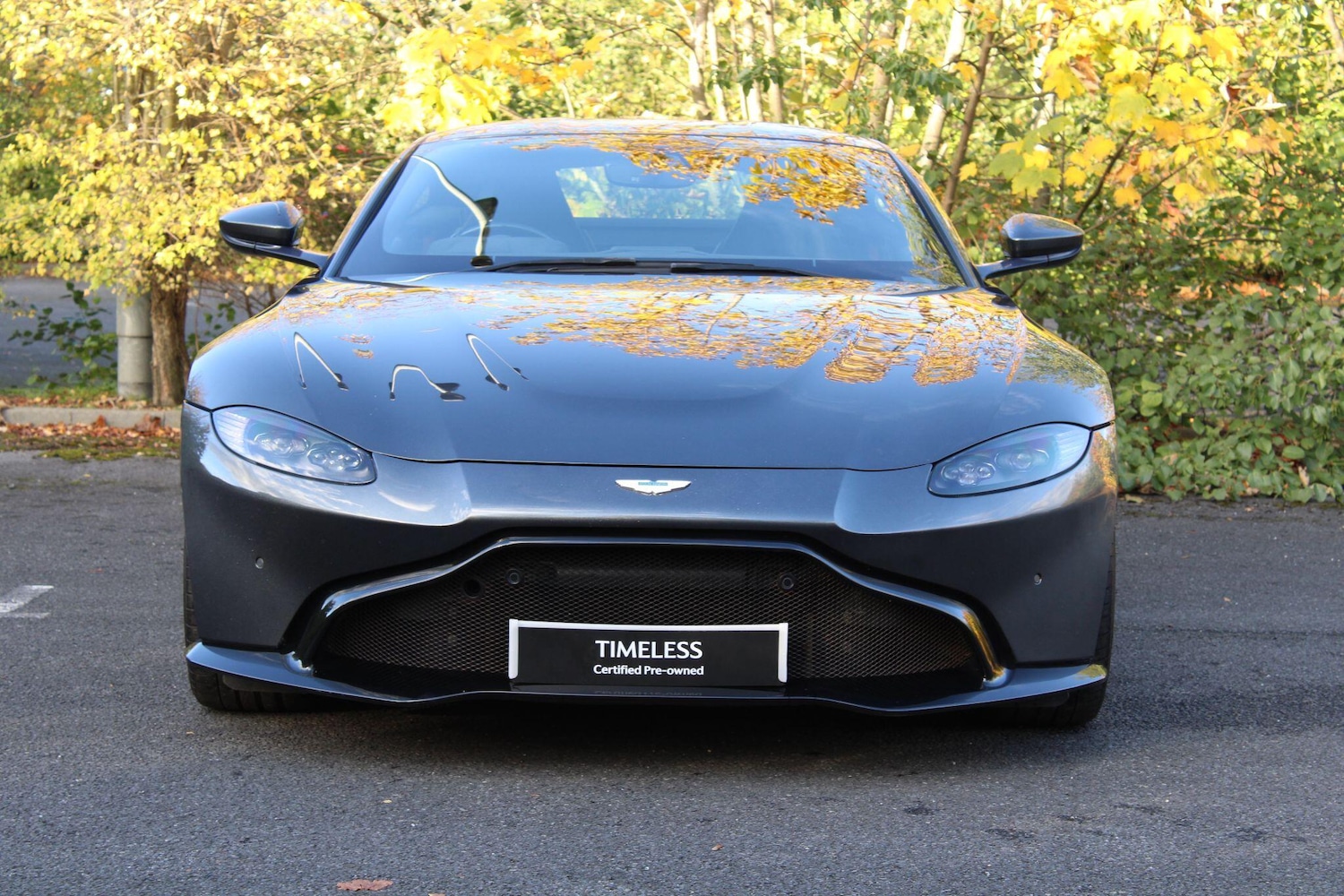 Used Aston Martin Vantage 2019 for sale - 76361064: Photo 2