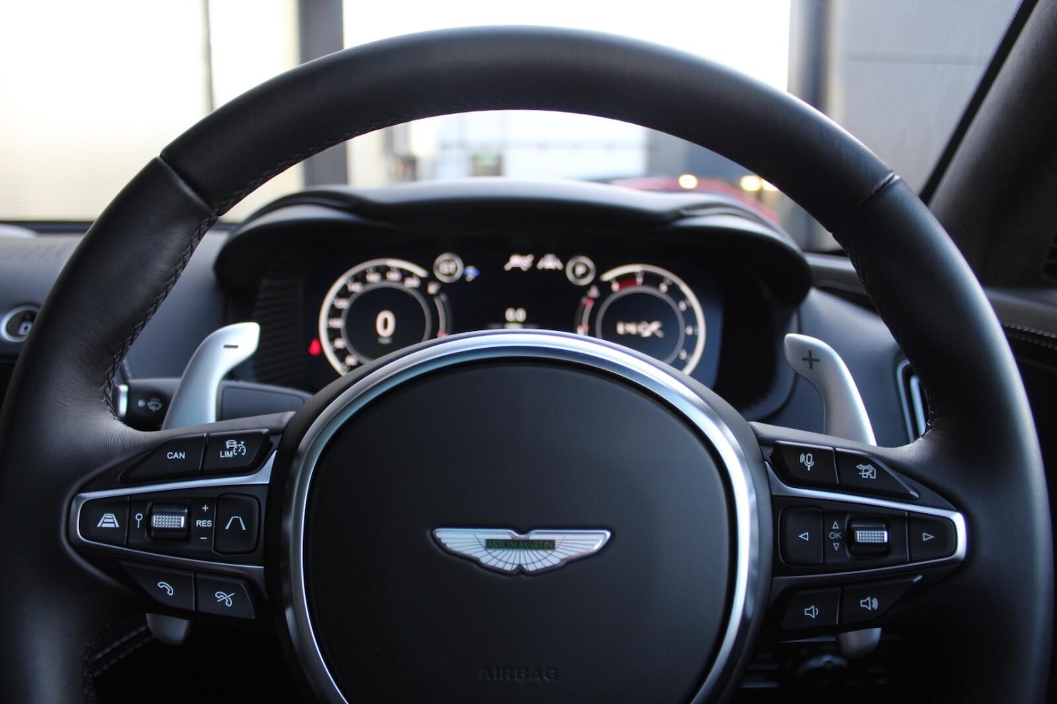 Used Aston Martin DBX 2023 for sale - 76349333: Photo 11