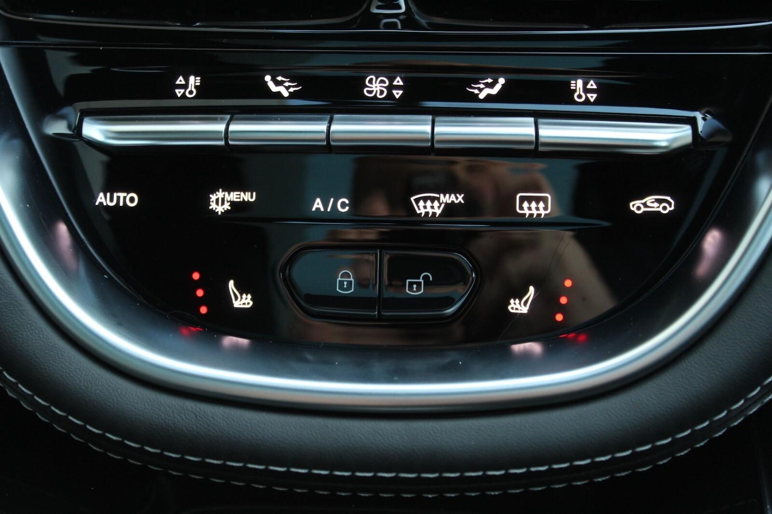 Used Aston Martin DBX 2023 for sale - 76349333: Photo 22