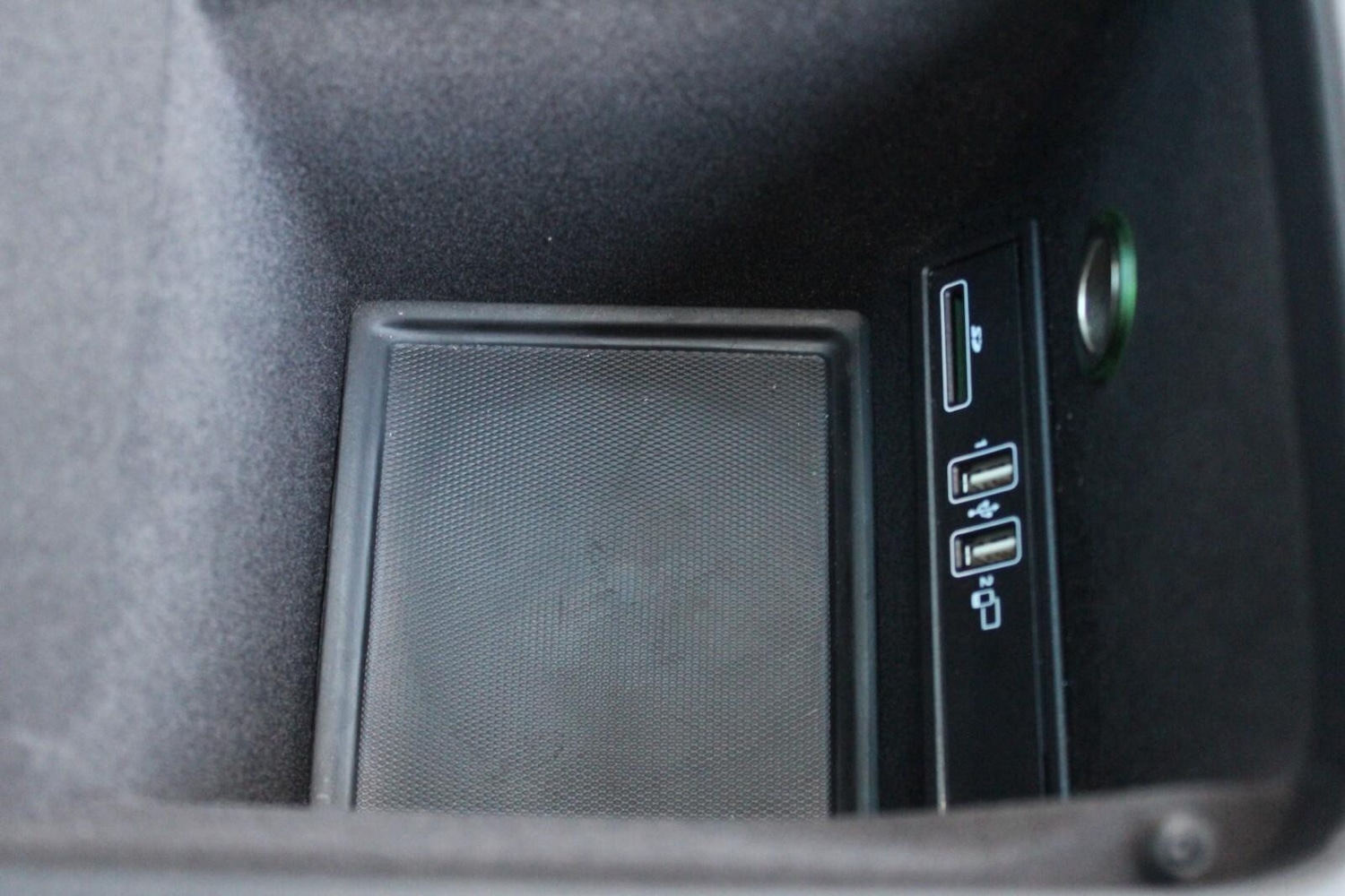 Used Aston Martin DBX 2023 for sale - 76349333: Photo 44