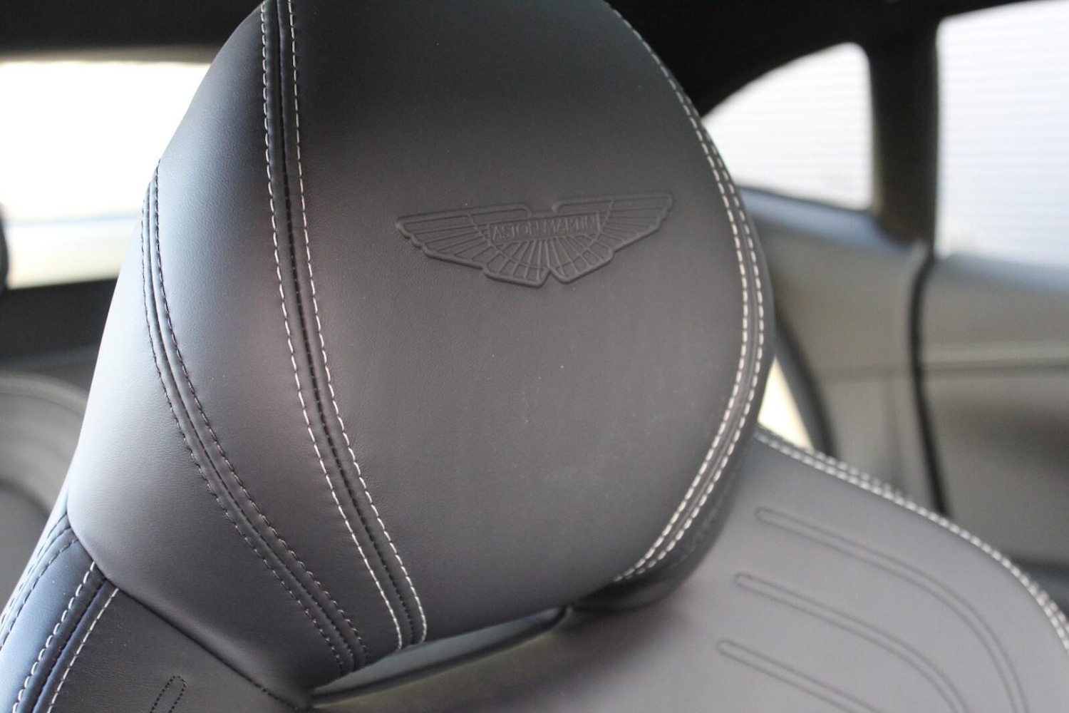 Used Aston Martin DBX 2023 for sale - 76349333: Photo 5