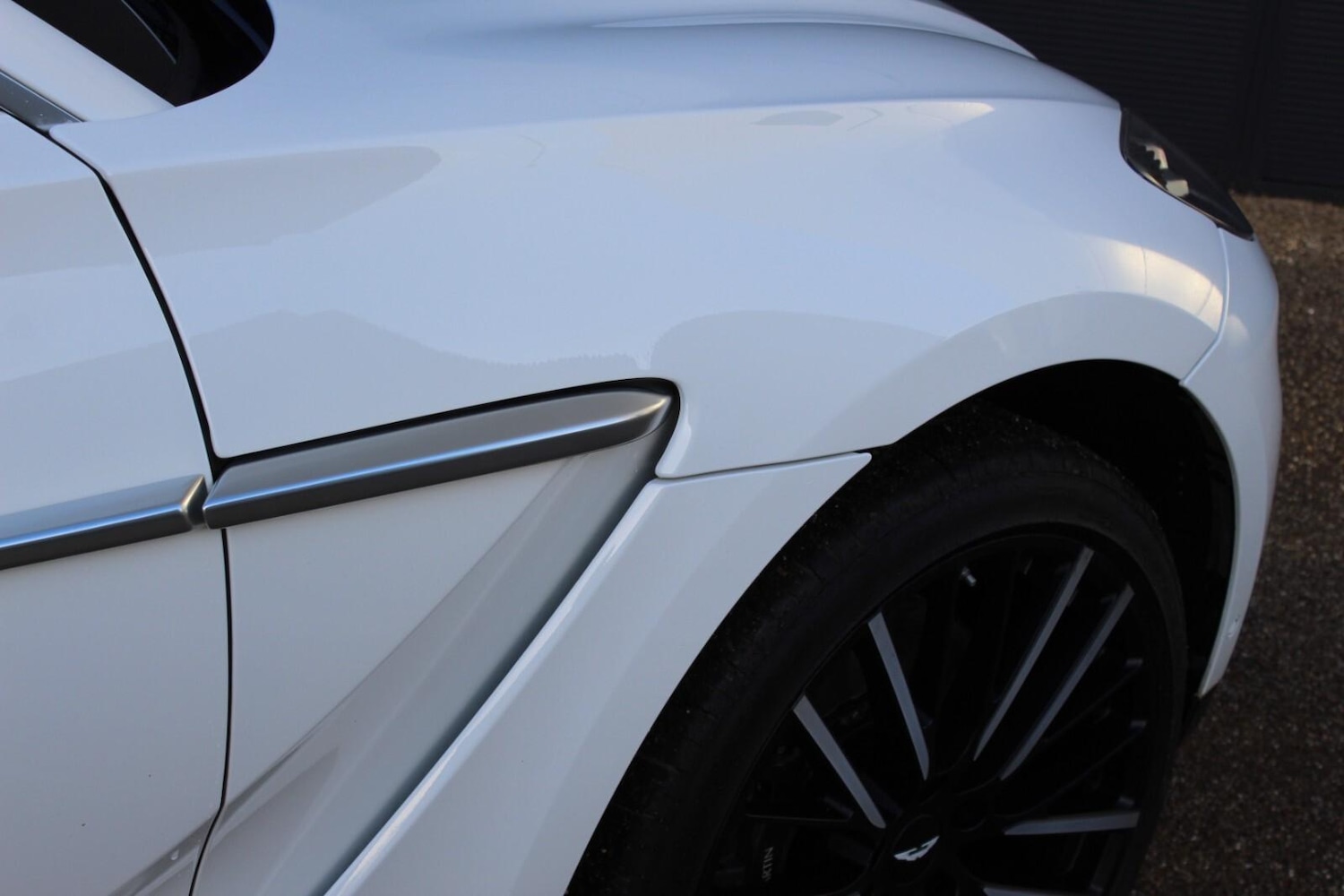 Used Aston Martin DBX 2023 for sale - 76349333: Photo 9