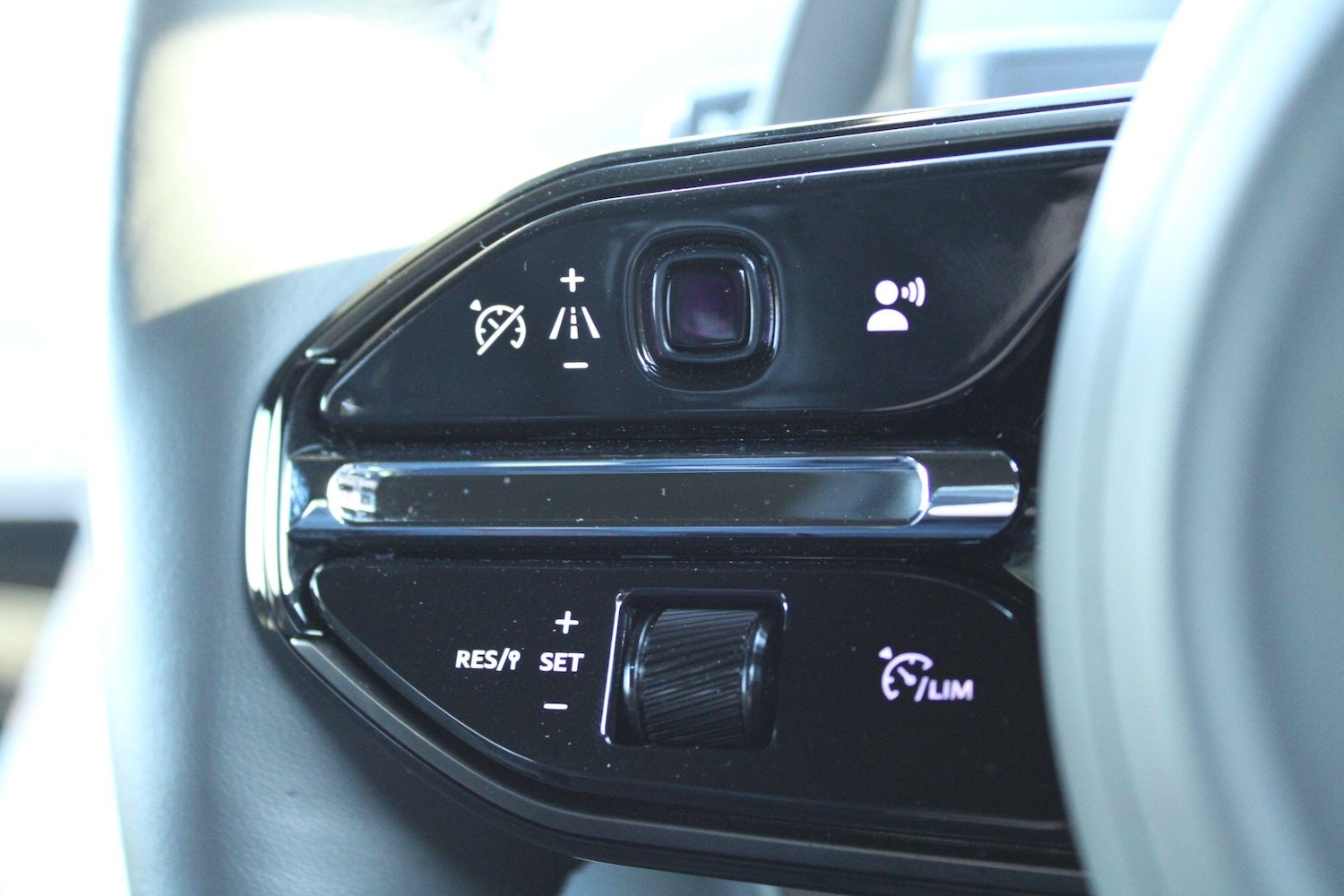 Used Aston Martin Vantage 2025 for sale - 77091776: Photo 13