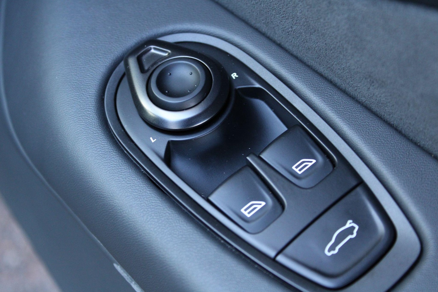 Used Aston Martin Vantage 2025 for sale - 77091776: Photo 17