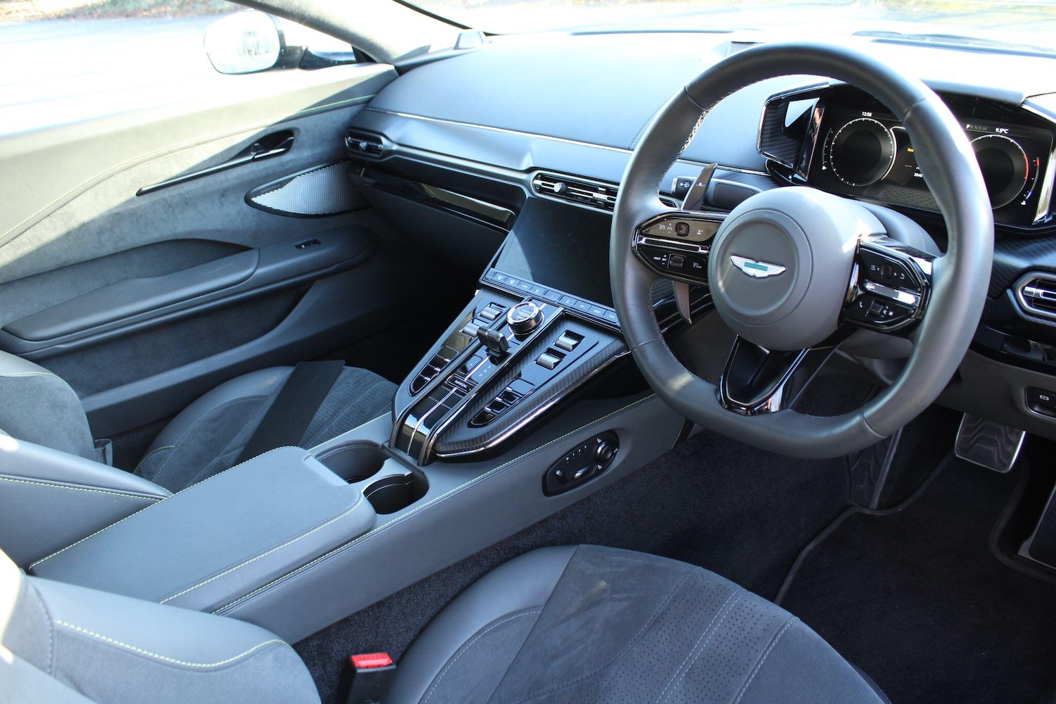 Used Aston Martin Vantage 2025 for sale - 77091776: Photo 8