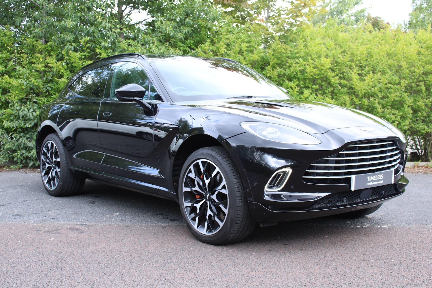 Used Aston Martin DBX 2021 for sale - 76337013: Photo 1