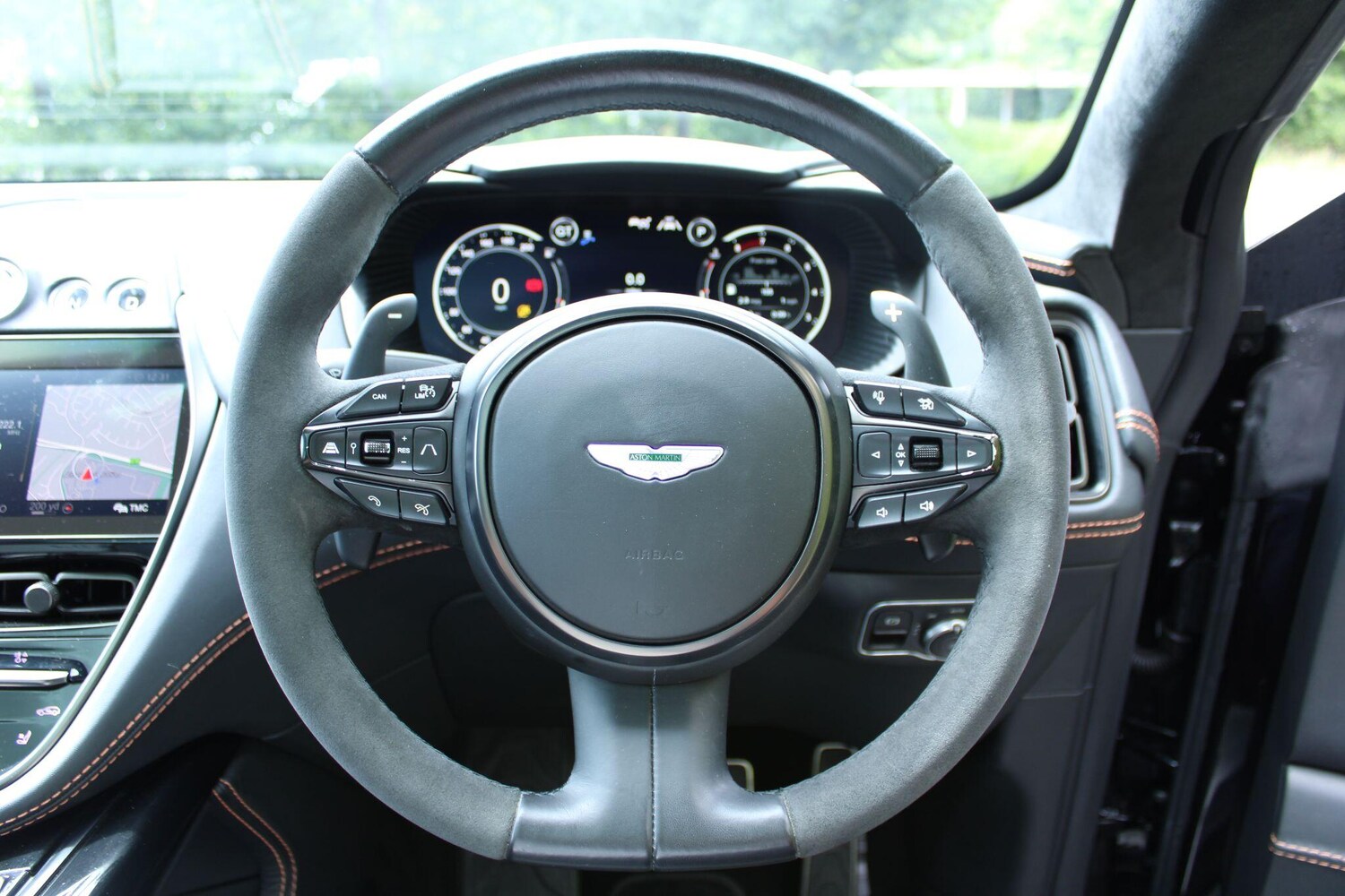 Used Aston Martin DBX 2021 for sale - 76337013: Photo 30