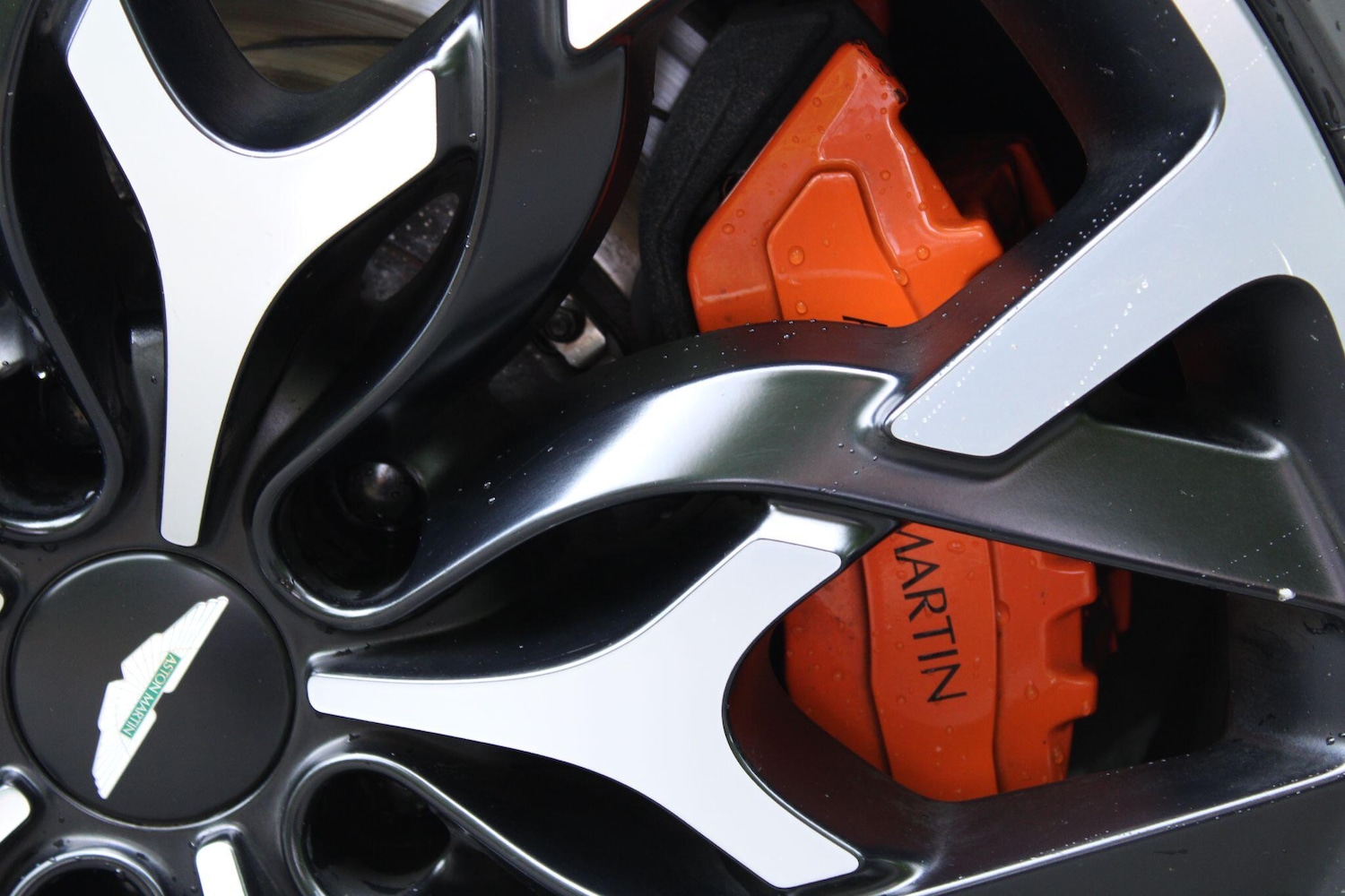 Used Aston Martin DBX 2021 for sale - 76337013: Photo 36