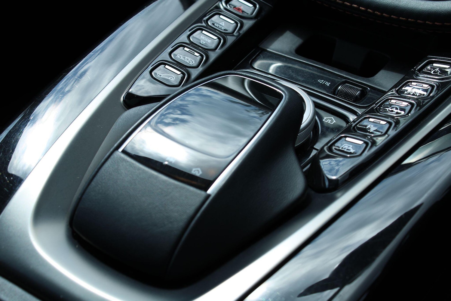 Used Aston Martin DBX 2021 for sale - 76337013: Photo 9