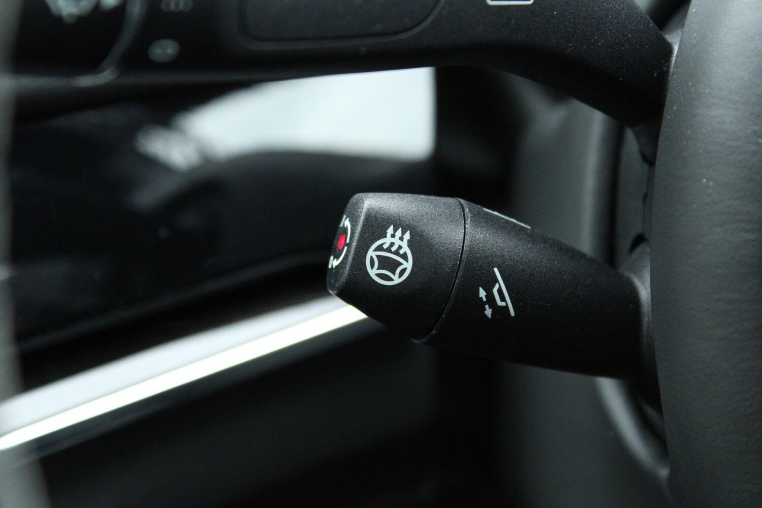 Used Aston Martin DBX 2024 for sale - 77191901: Photo 16