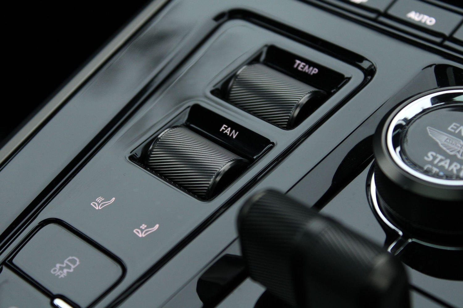 Used Aston Martin DBX 2024 for sale - 77191901: Photo 41