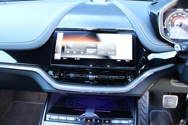 Used Aston Martin DBX 2024 for sale - 74148778: Photo 16