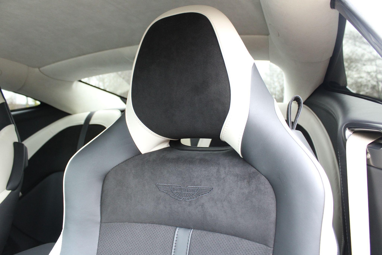 Used Aston Martin DB11 2023 for sale - 77478642: Photo 13