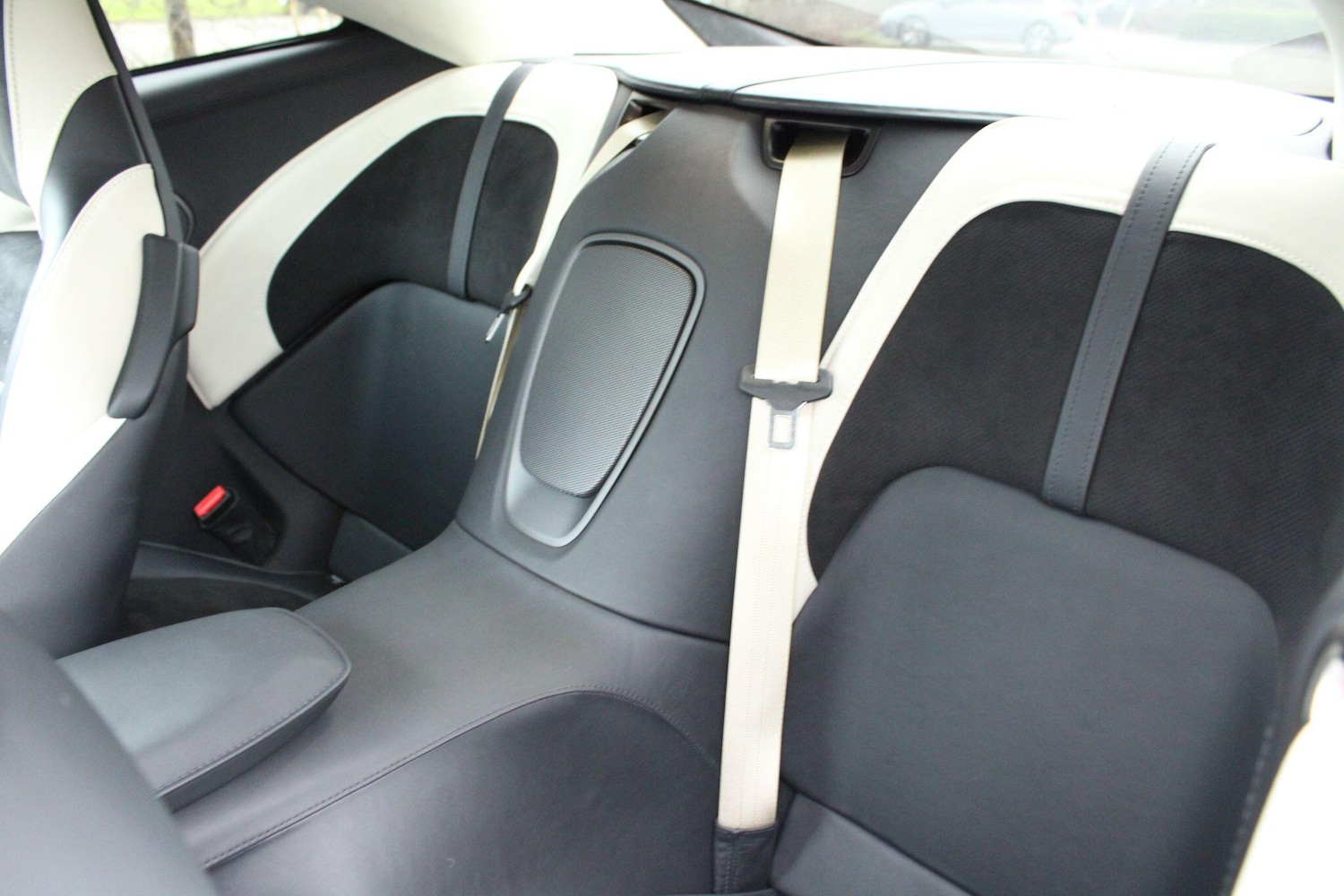 Used Aston Martin DB11 2023 for sale - 77478642: Photo 15