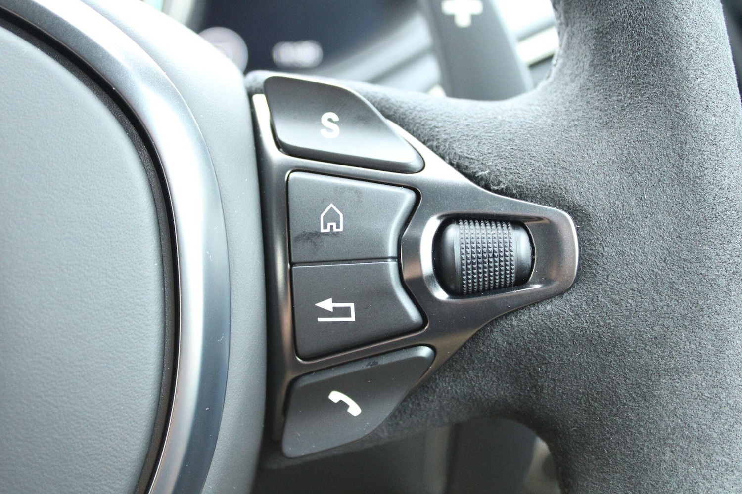 Used Aston Martin DB11 2023 for sale - 77478642: Photo 18