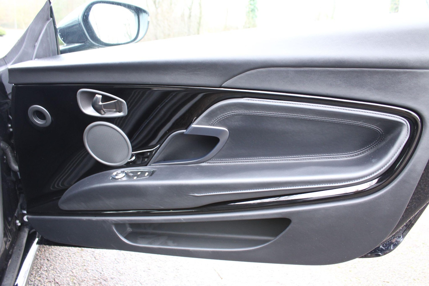 Used Aston Martin DB11 2023 for sale - 77478642: Photo 19