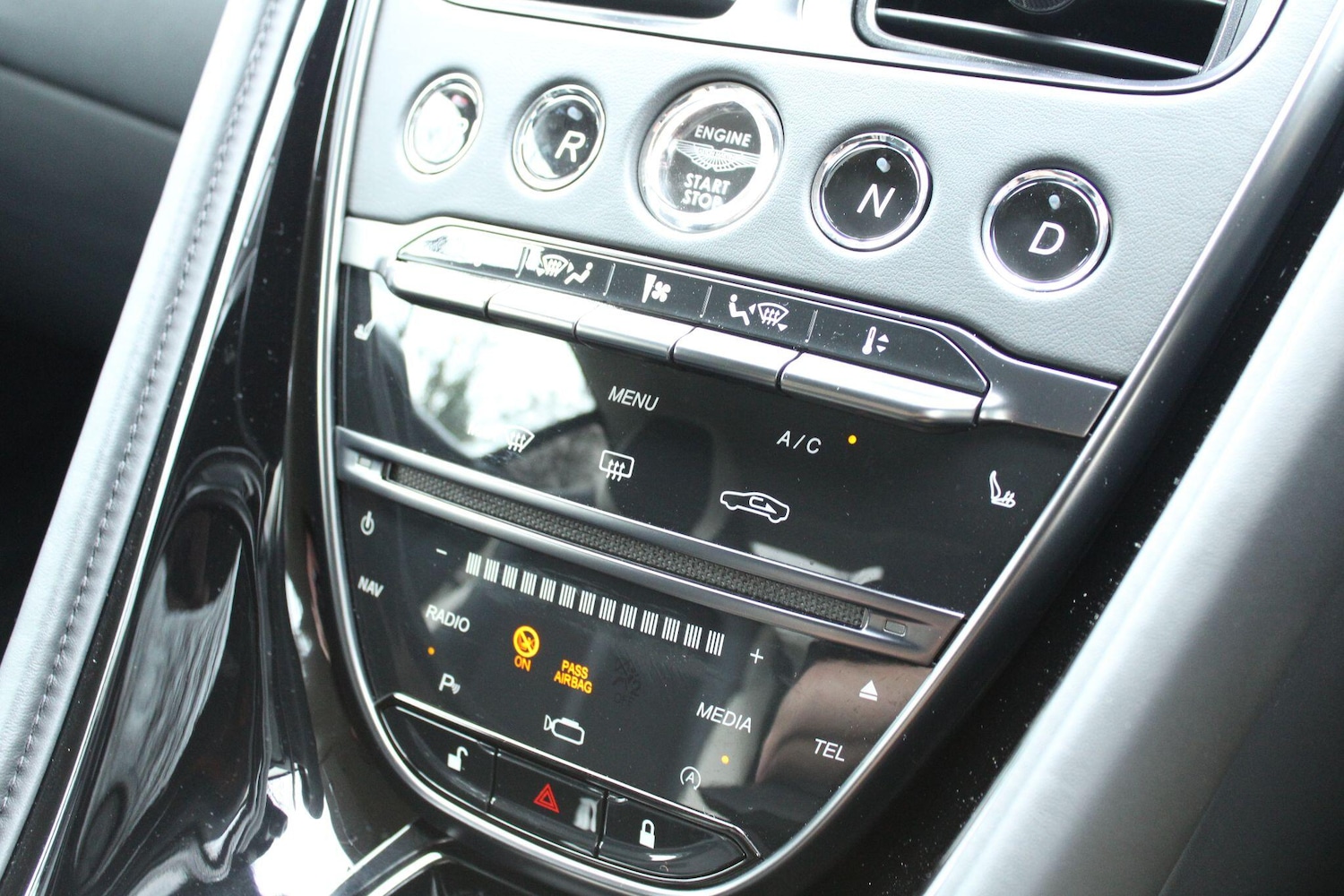 Used Aston Martin DB11 2023 for sale - 77478642: Photo 24