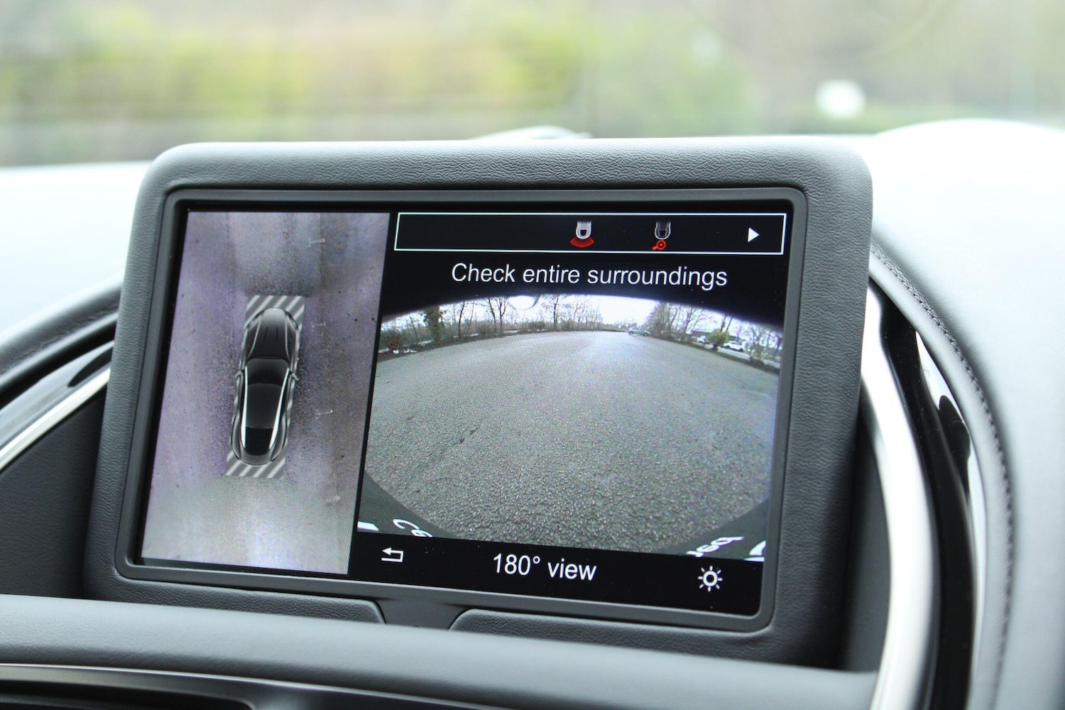 Used Aston Martin DB11 2023 for sale - 77478642: Photo 31