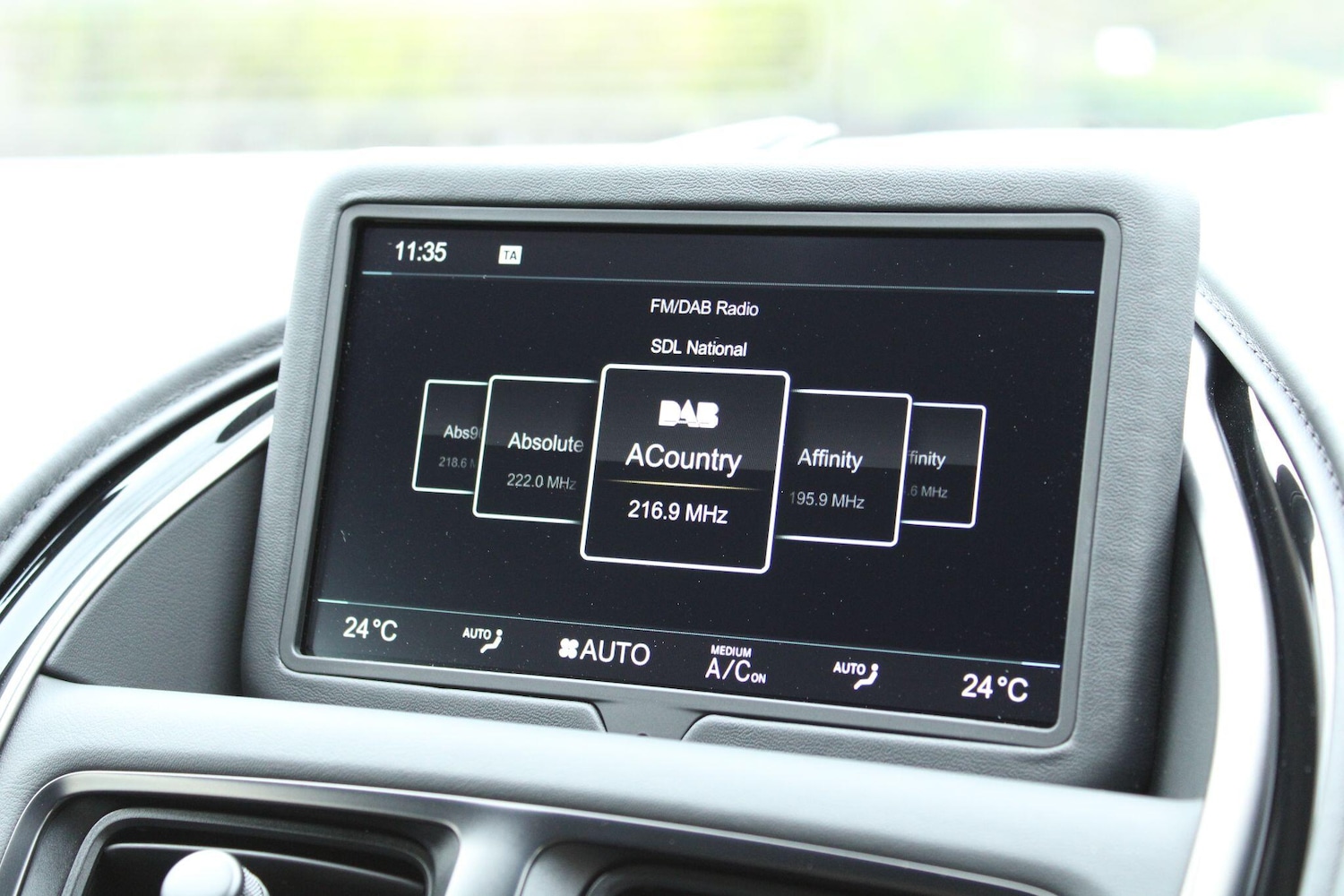 Used Aston Martin DB11 2023 for sale - 77478642: Photo 32