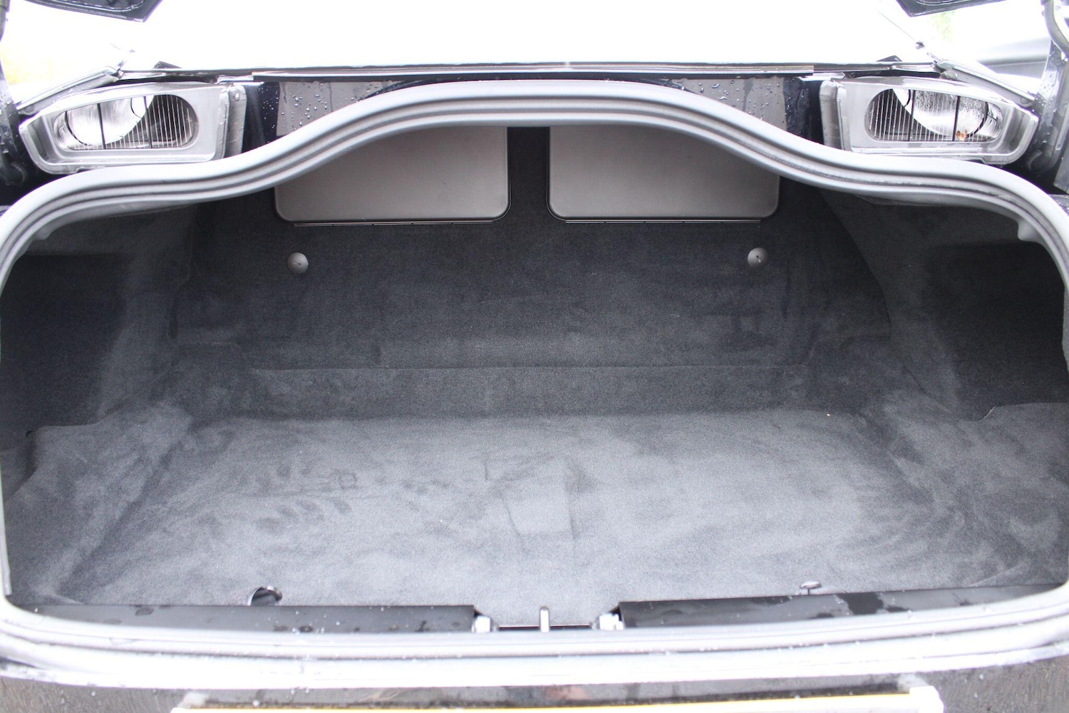 Used Aston Martin DB11 2023 for sale - 77478642: Photo 36