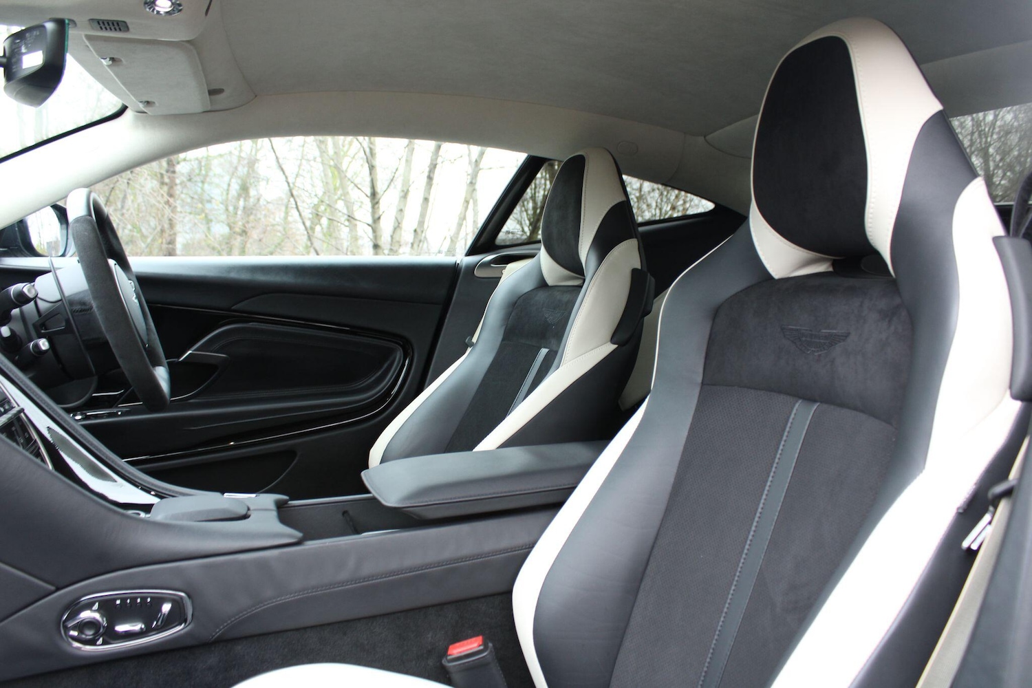 Used Aston Martin DB11 2023 for sale - 77478642: Photo 38