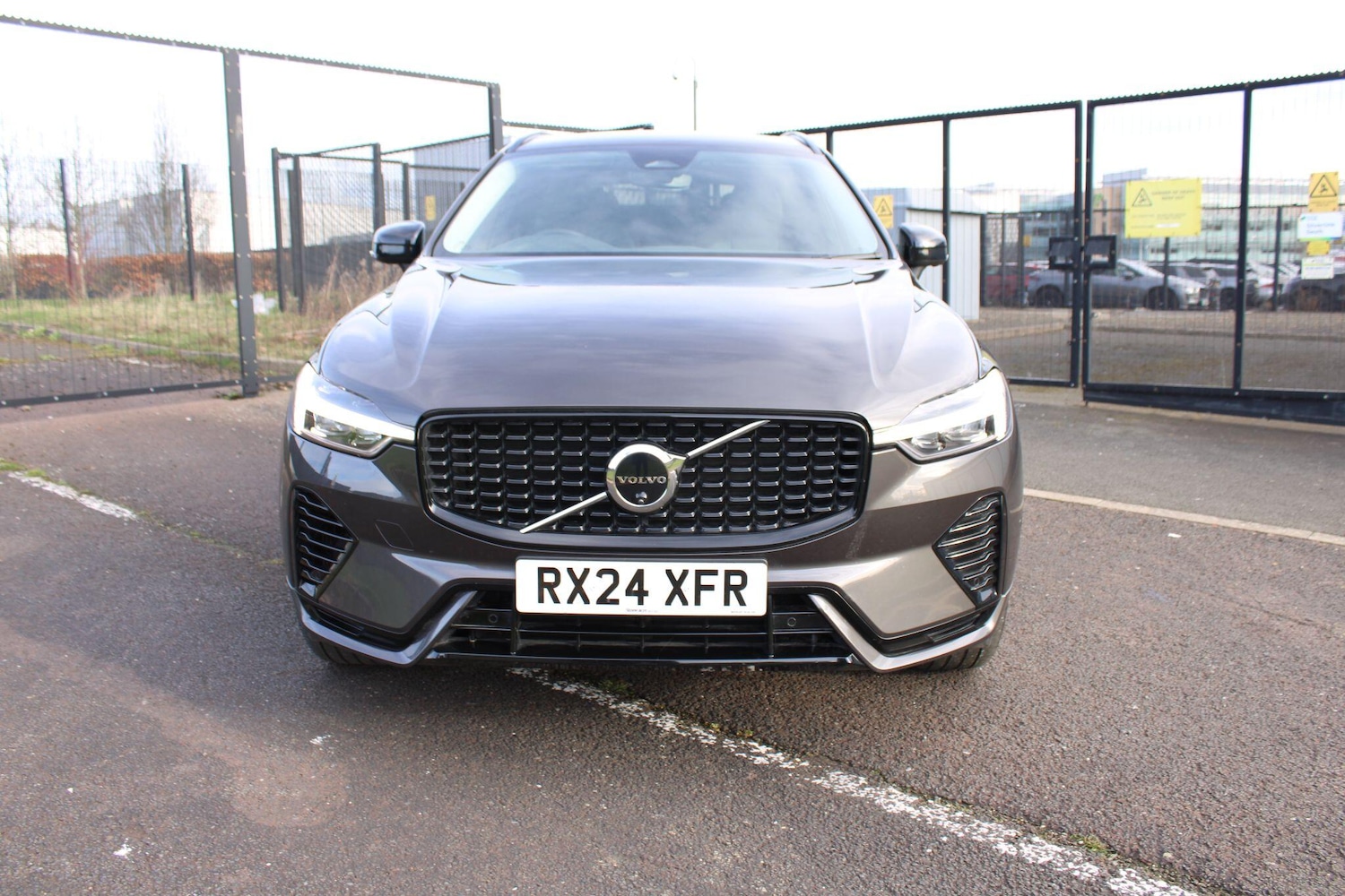 Used Volvo XC60 2024 for sale - 77723685: Photo 2