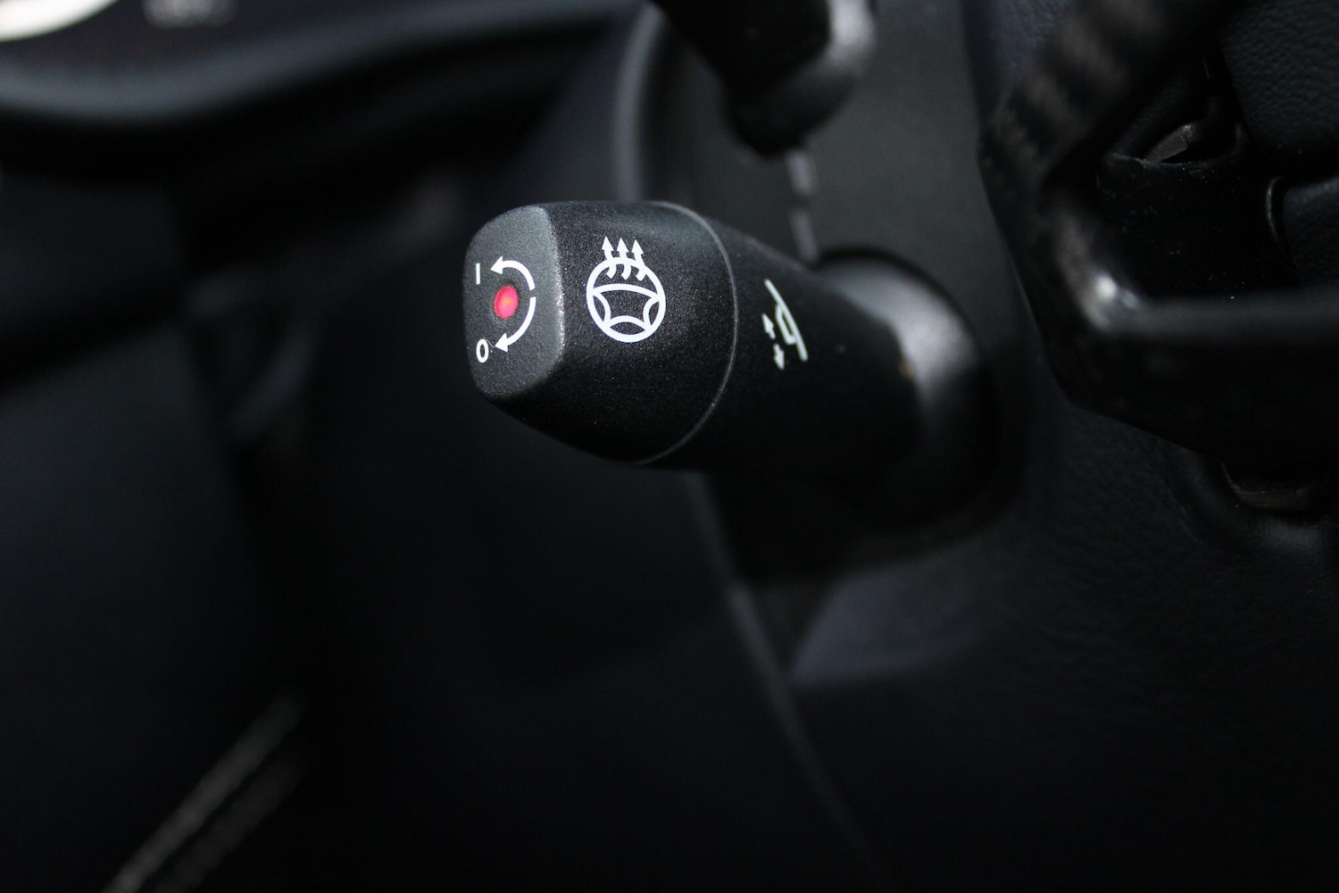 Used Aston Martin DBX 2023 for sale - 76666762: Photo 18