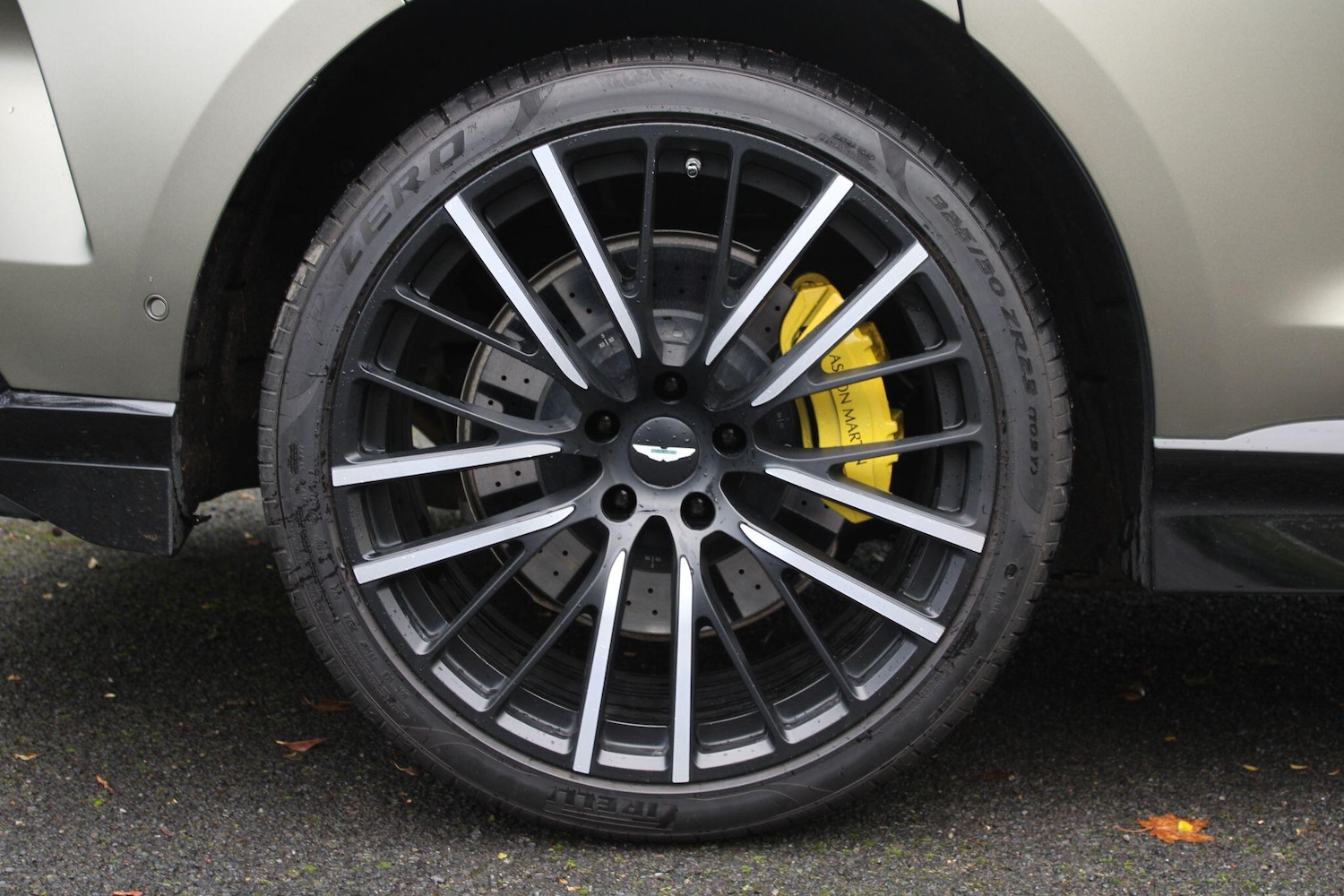 Used Aston Martin DBX 2023 for sale - 76666762: Photo 4