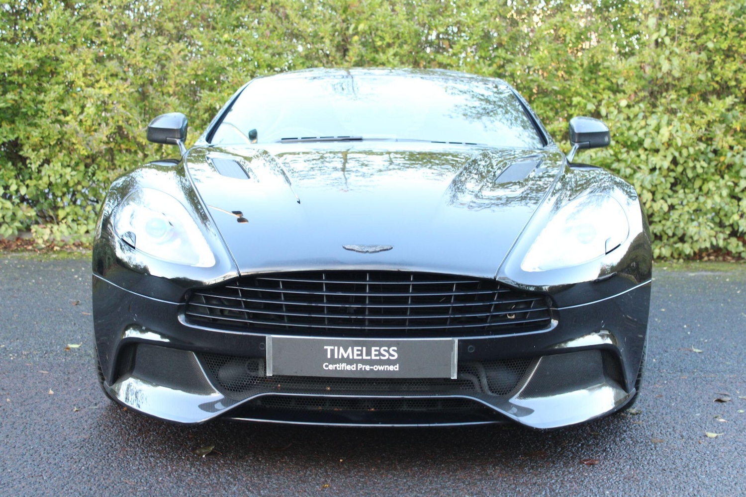 Used Aston Martin Vanquish for sale - 76825220: Photo 2