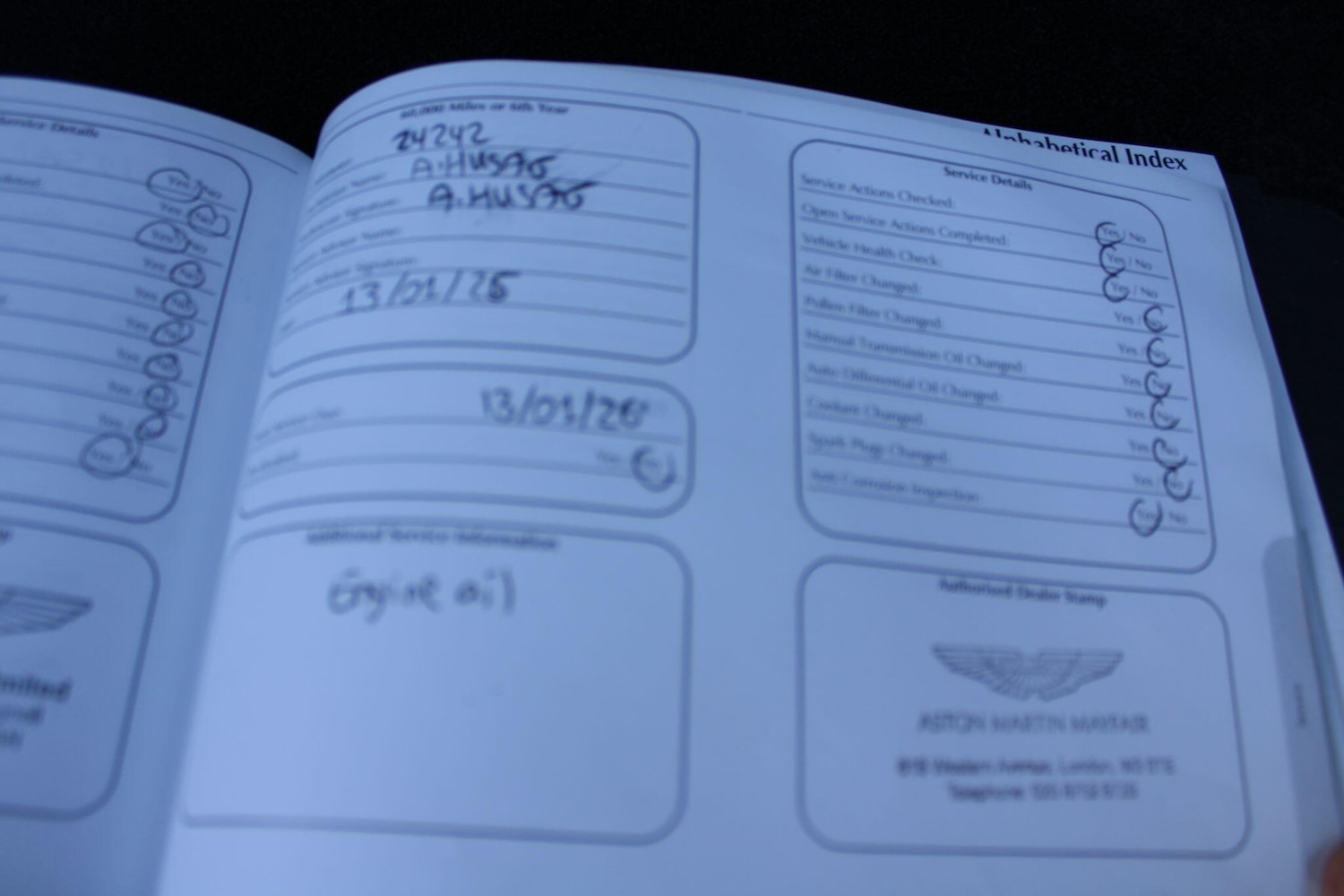 Used Aston Martin Vanquish for sale - 76825220: Photo 31