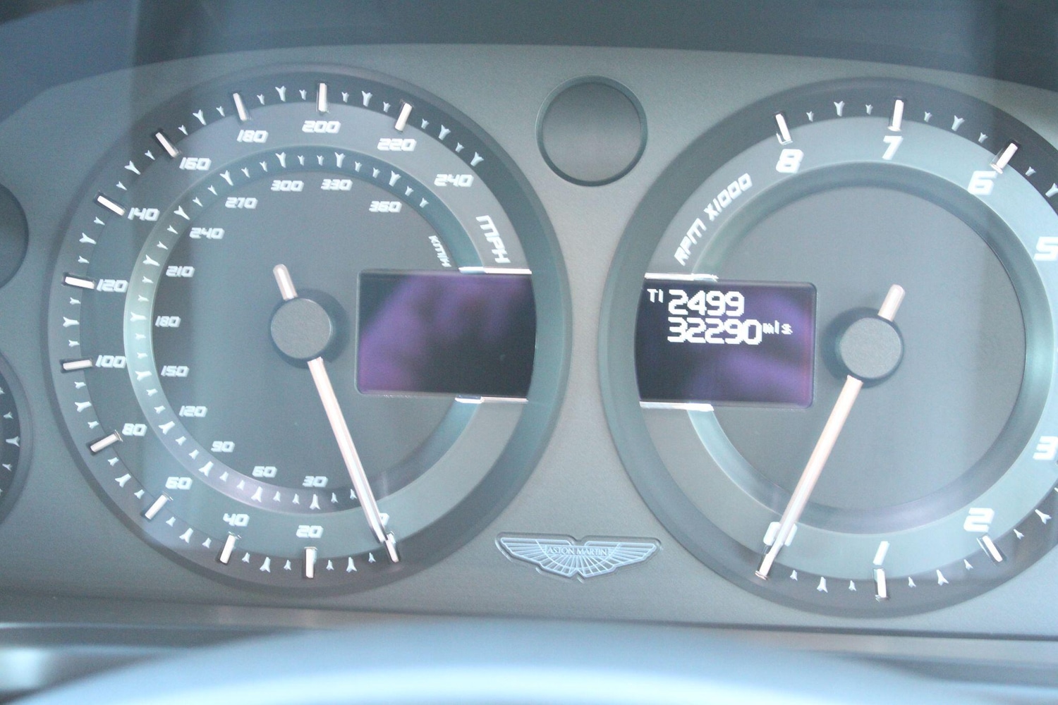 Used Aston Martin Vanquish for sale - 76825220: Photo 32