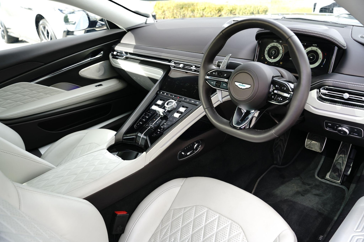 Used Aston Martin V8 2025 for sale - 78148355: Photo 10