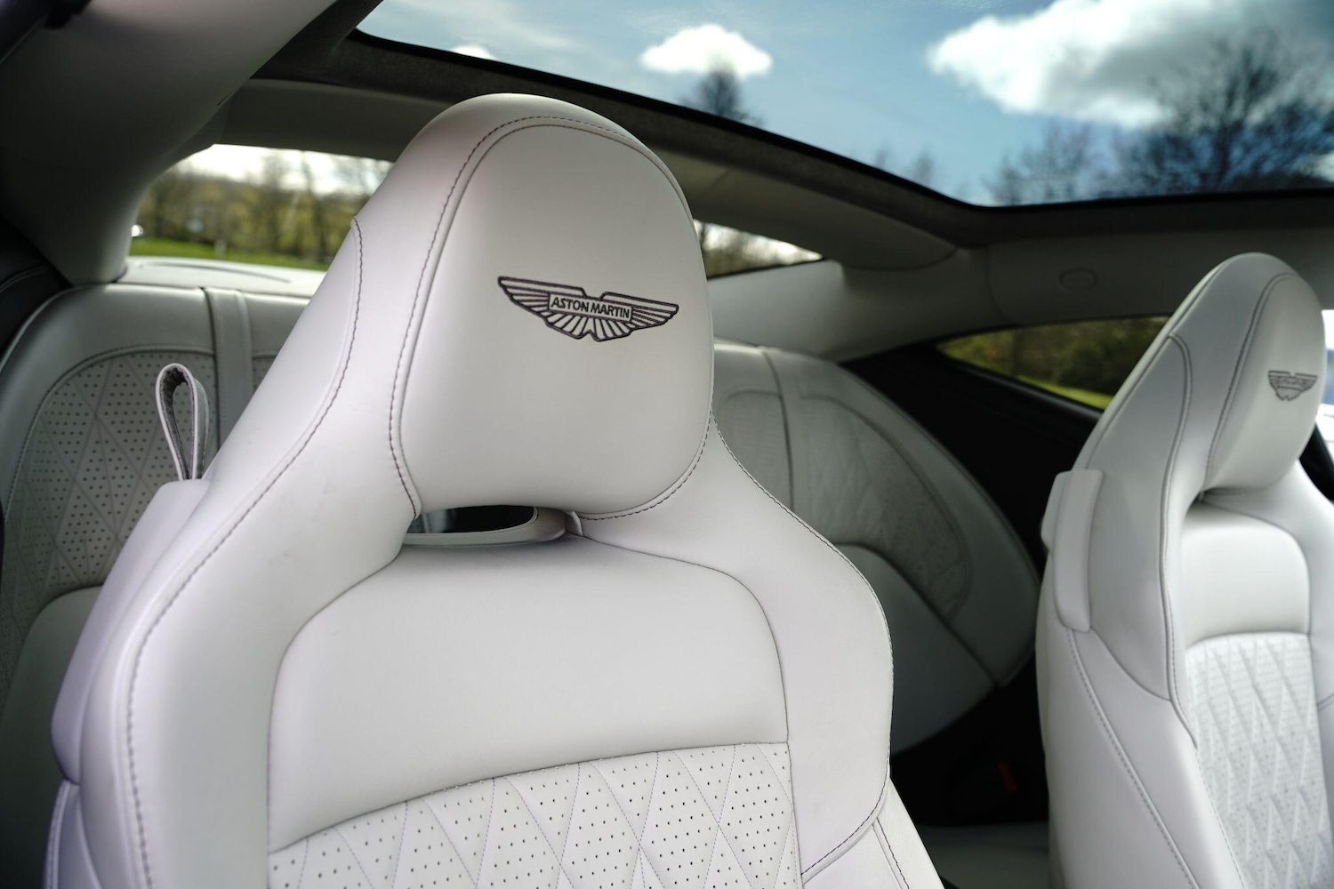 Used Aston Martin V8 2025 for sale - 78148355: Photo 11