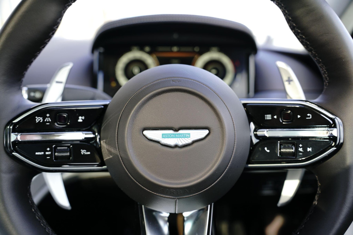 Used Aston Martin V8 2025 for sale - 78148355: Photo 12