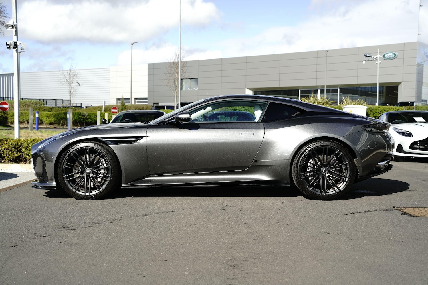 Used Aston Martin V8 2025 for sale - 78148355: Photo 5