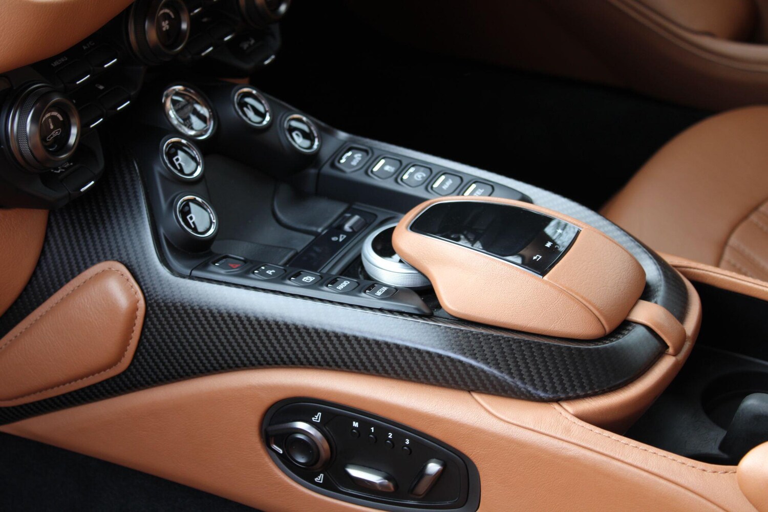 Used Aston Martin Vantage for sale - 77709644: Photo 17