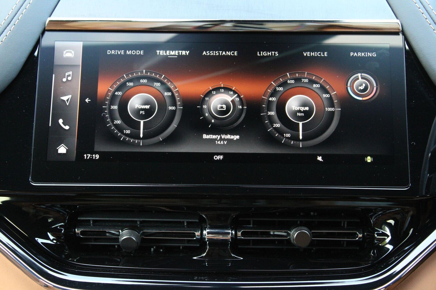 Used Aston Martin DBX 2025 for sale - 76226770: Photo 29