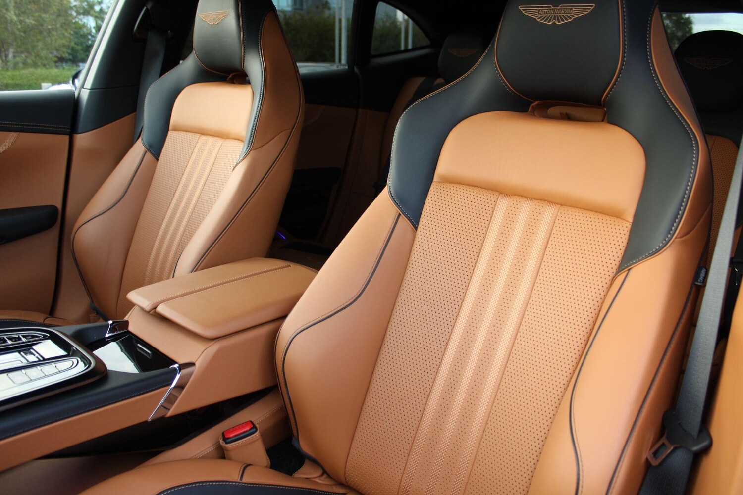 Used Aston Martin DBX 2025 for sale - 76226770: Photo 34