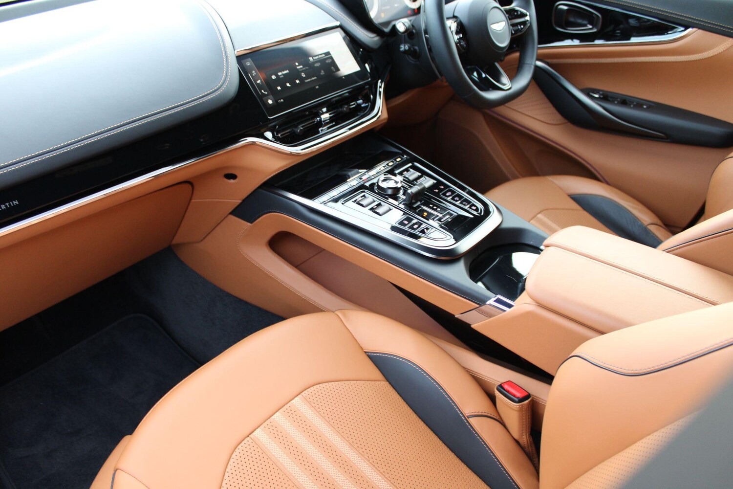 Used Aston Martin DBX 2025 for sale - 76226770: Photo 35