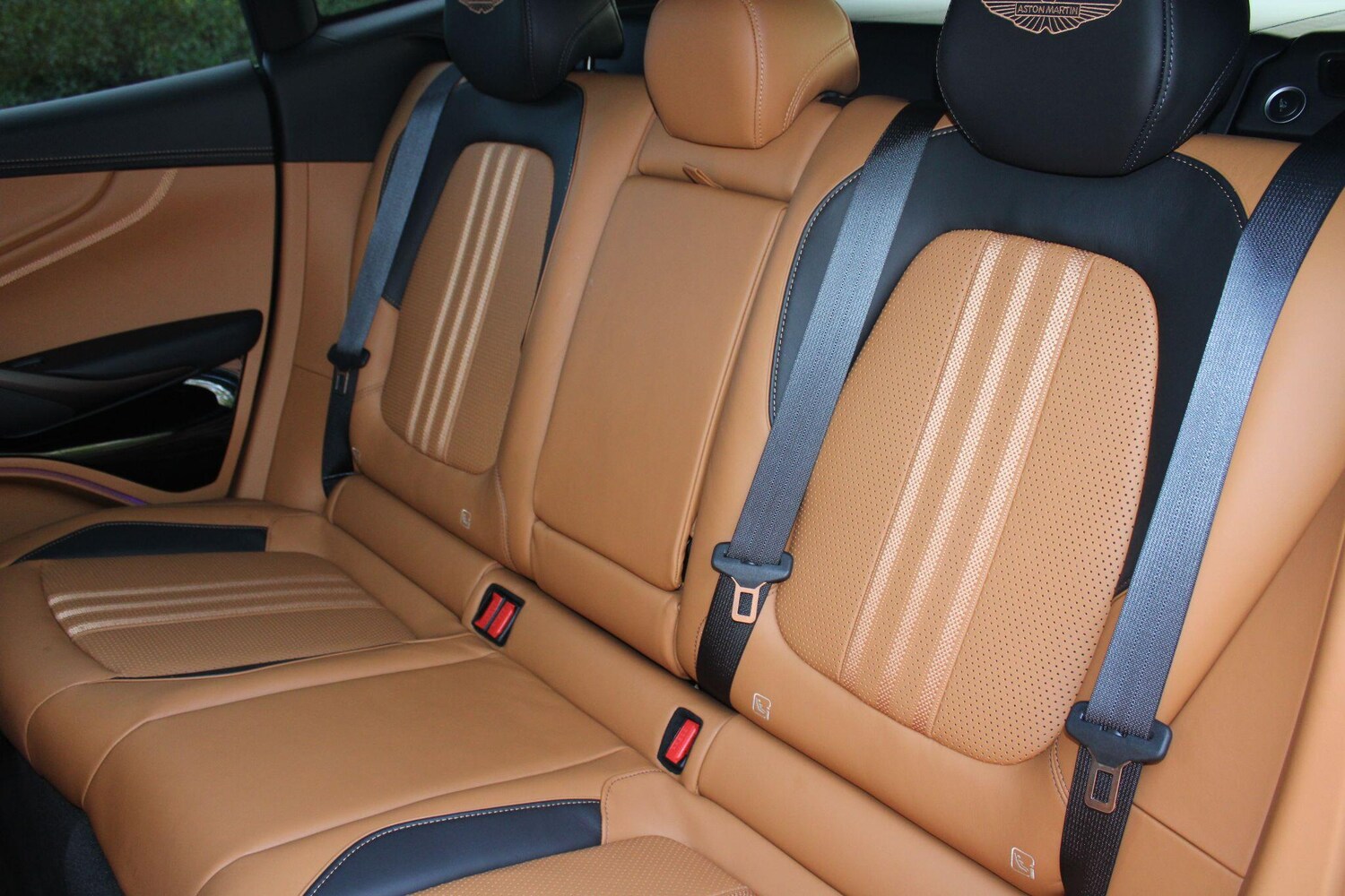 Used Aston Martin DBX 2025 for sale - 76226770: Photo 40