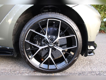 Used Aston Martin DBX 2025 for sale - 76226770: Photo 4
