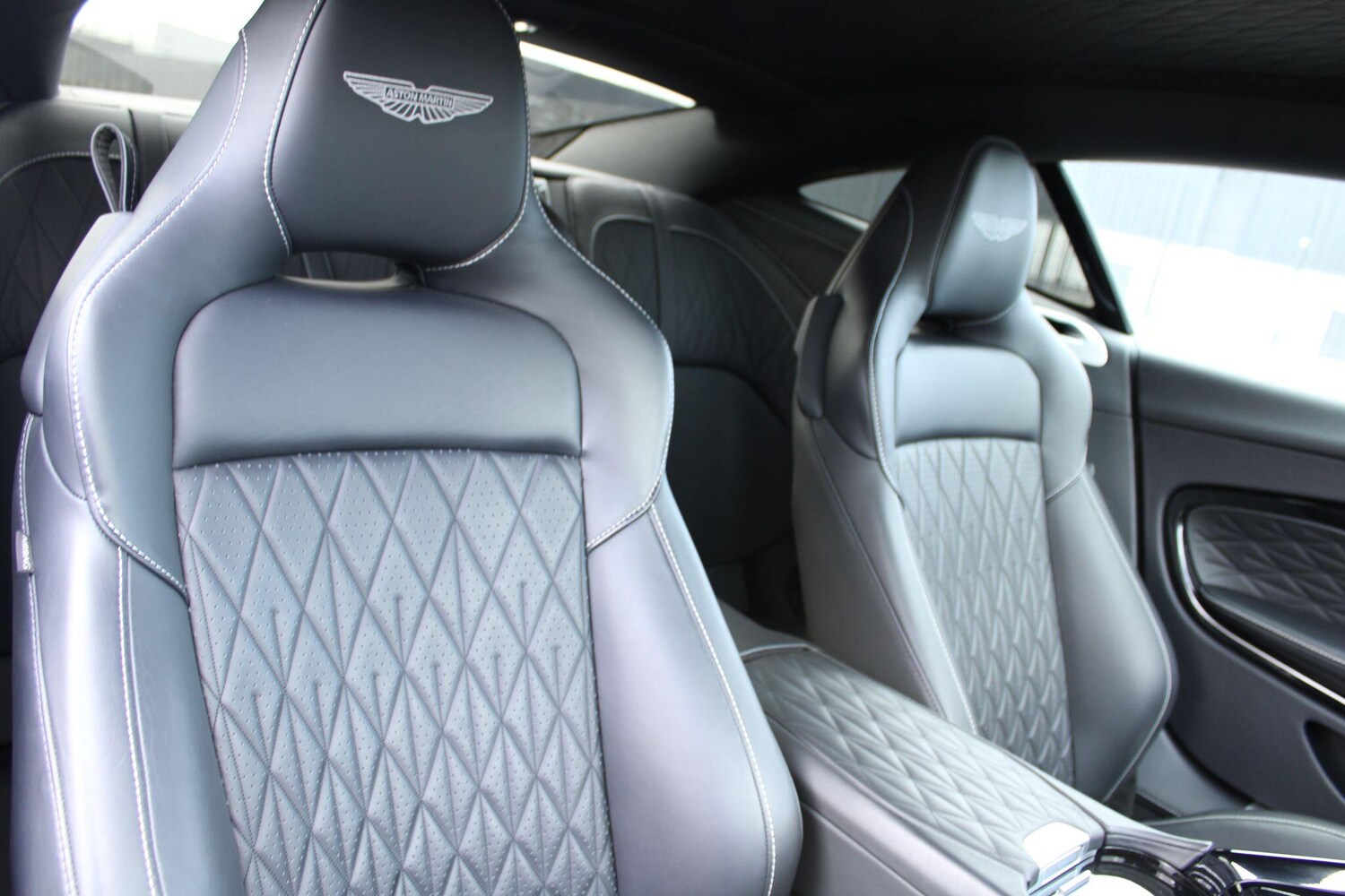 Used Aston Martin V8 for sale - 77883374: Photo 12